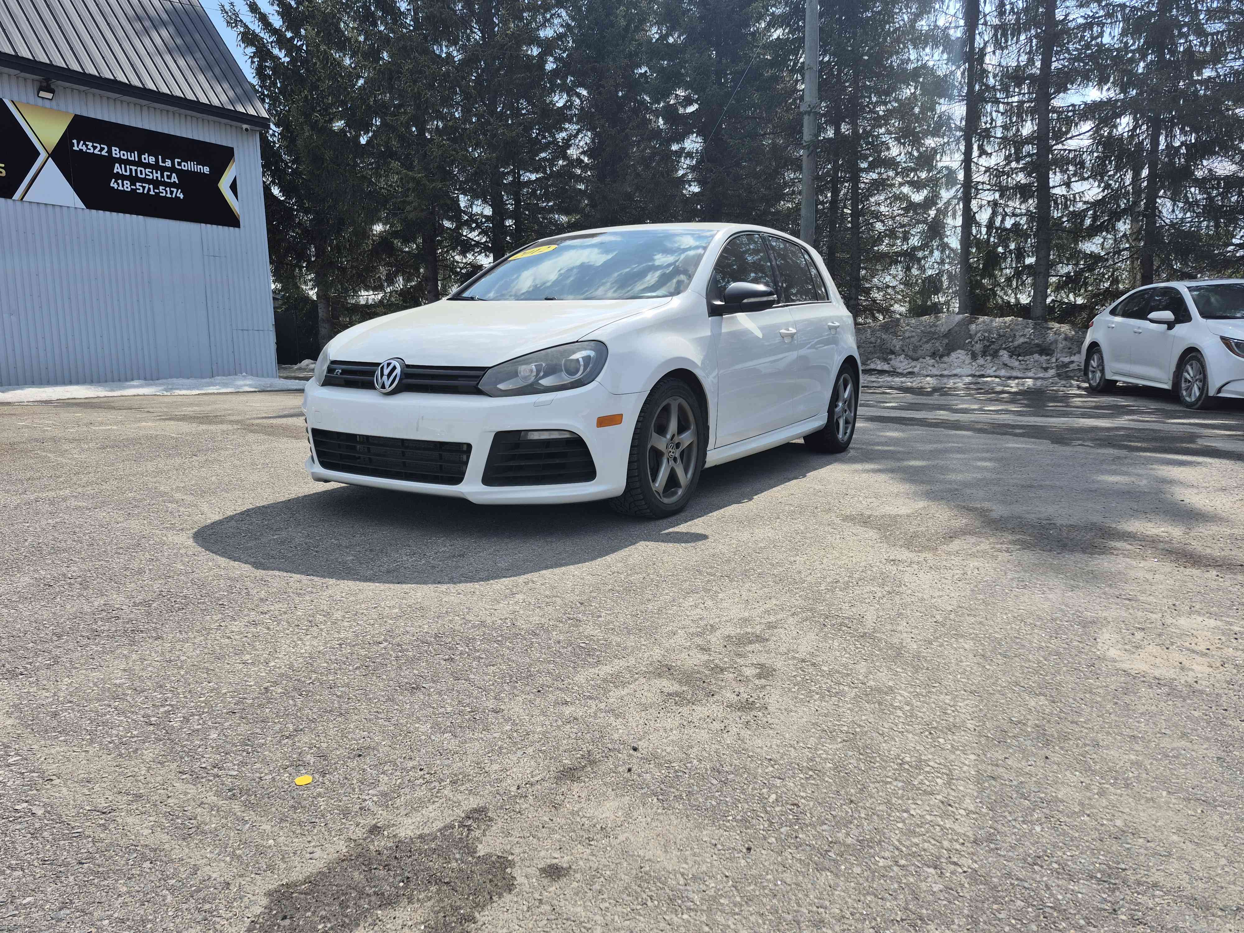 2012 Volkswagen Golf R 4-Door AWD