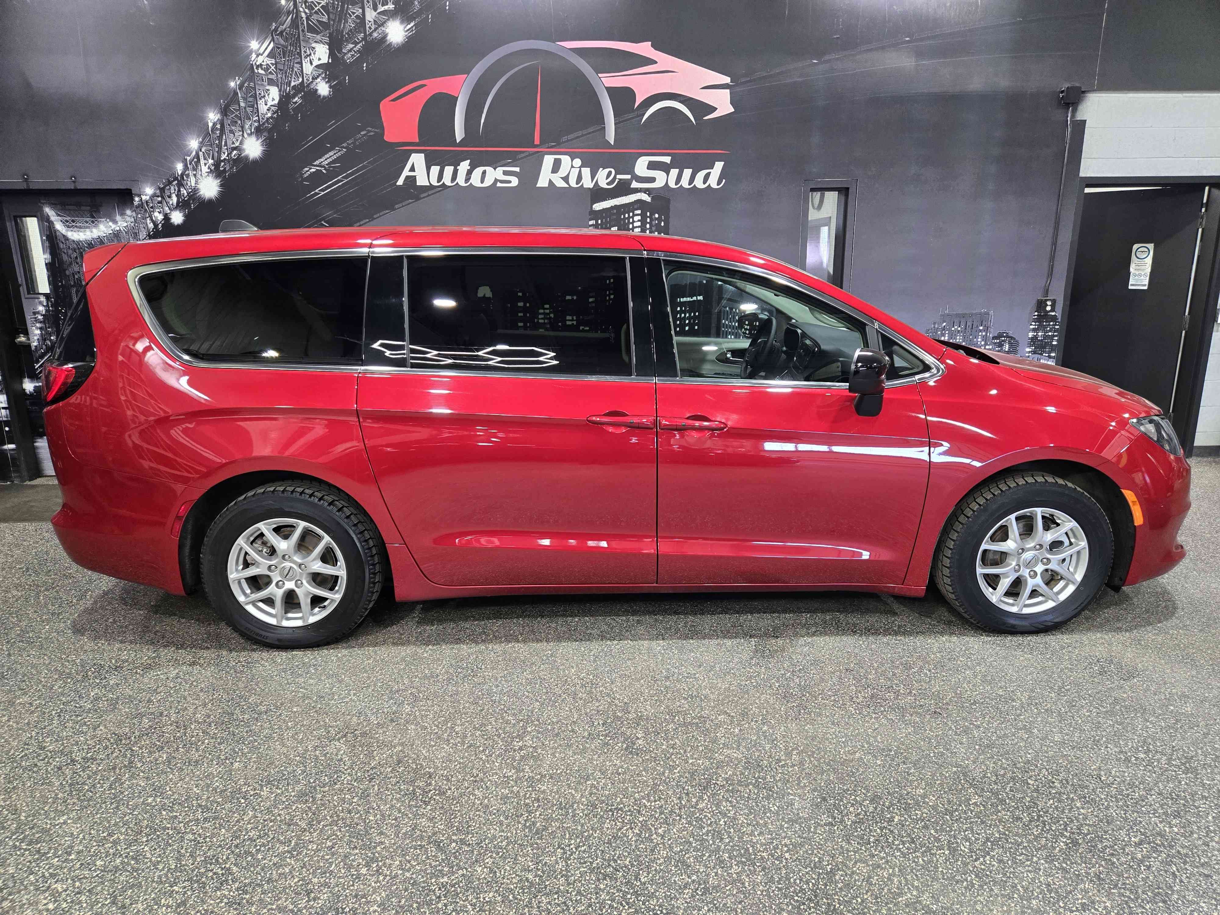 2024 Chrysler Grand Caravan SXT FWD