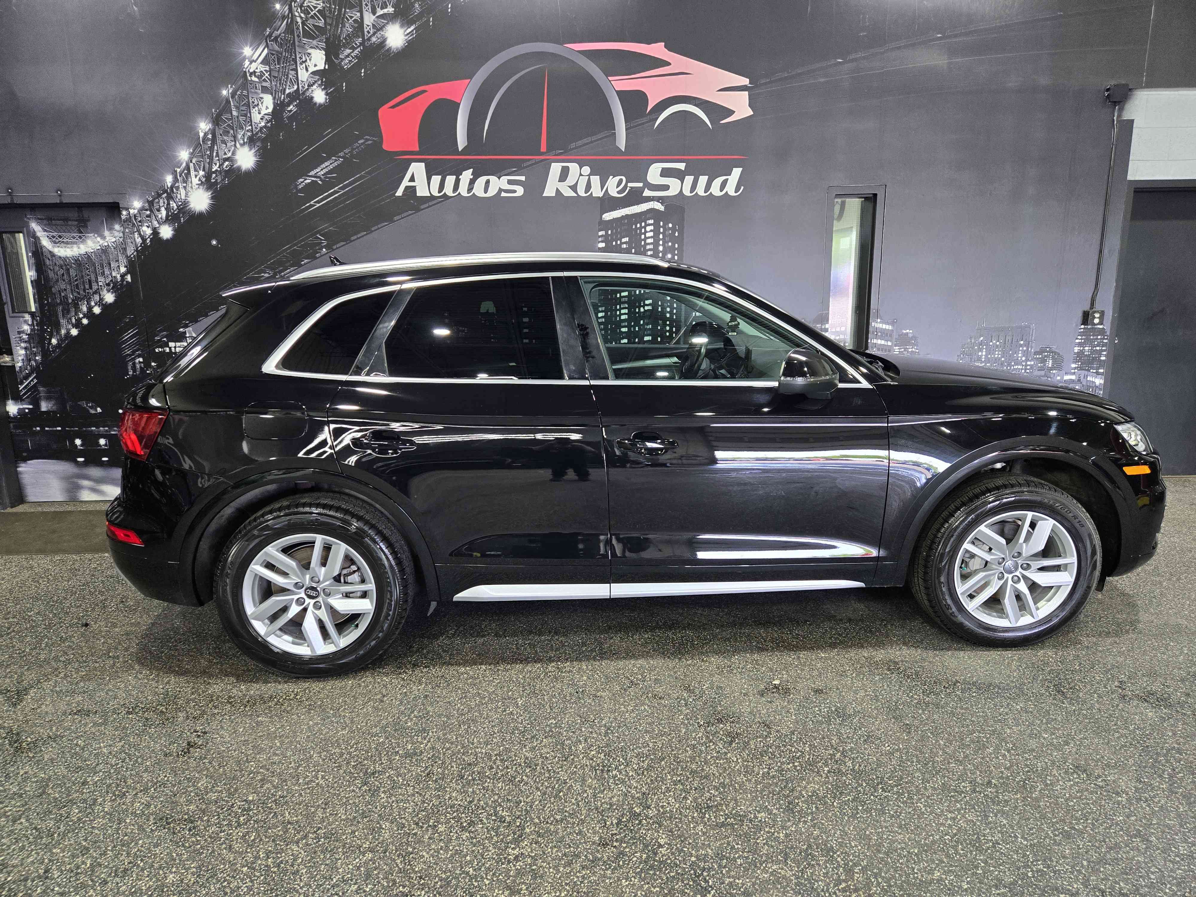 Black 2018 Audi Q5 2.0 TFSI quattro Komfort SUV / Crossover Automatic
