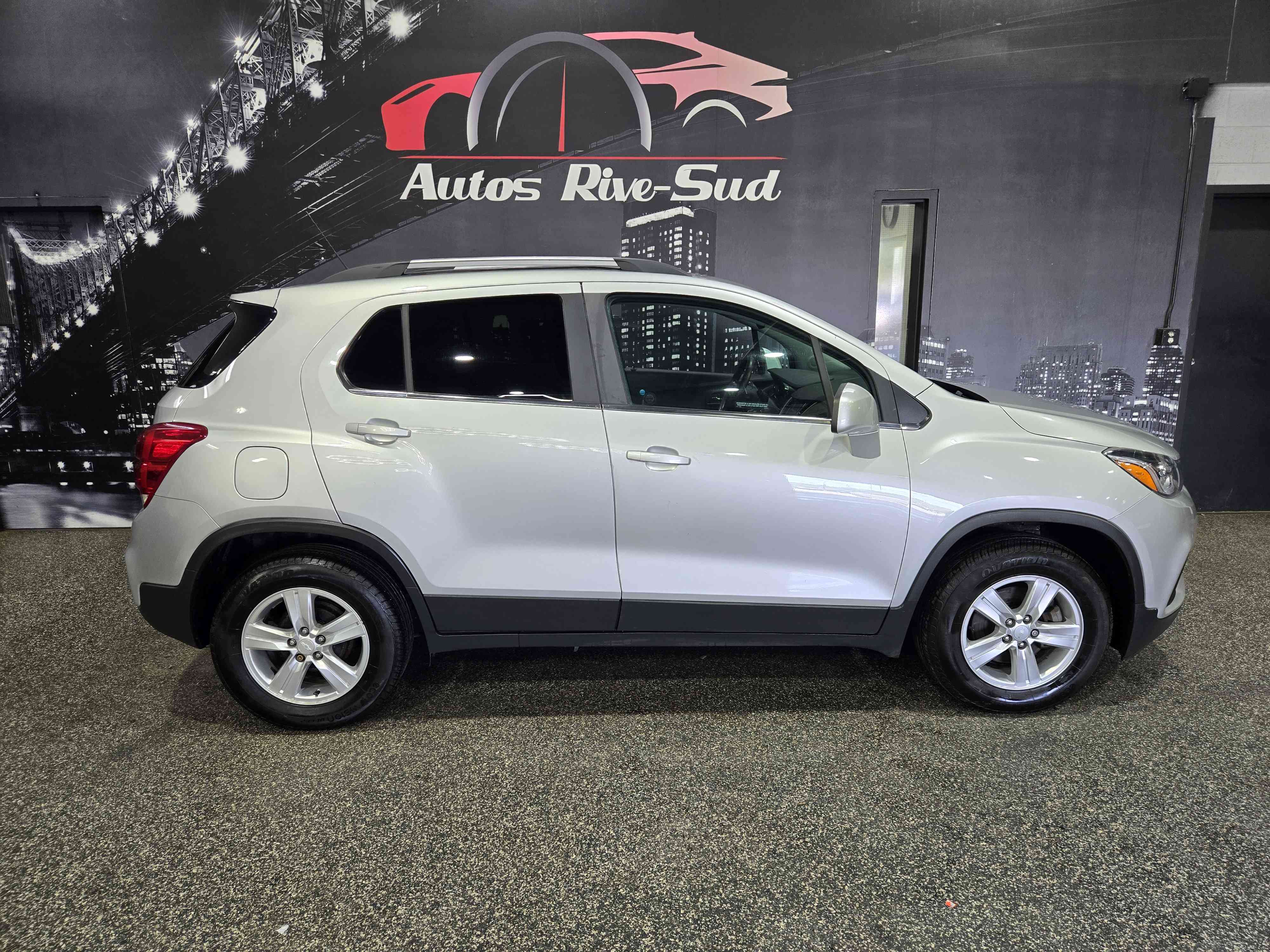 Gray 2019 Chevrolet Trax SUV / Crossover Front-Wheel Drive Automatic