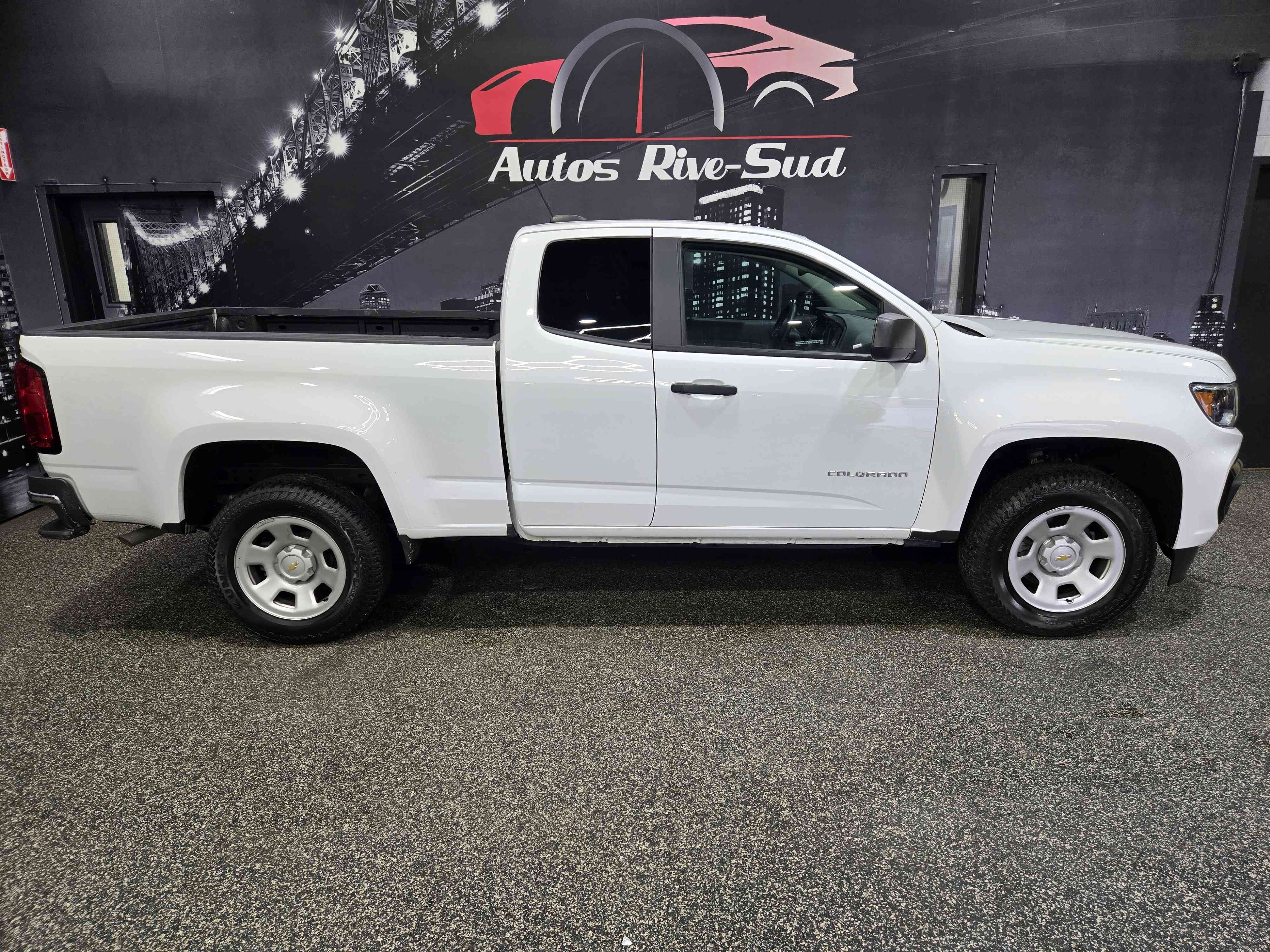 White 2022 Chevrolet Colorado Pickup Truck Four-Wheel Drive Automatic