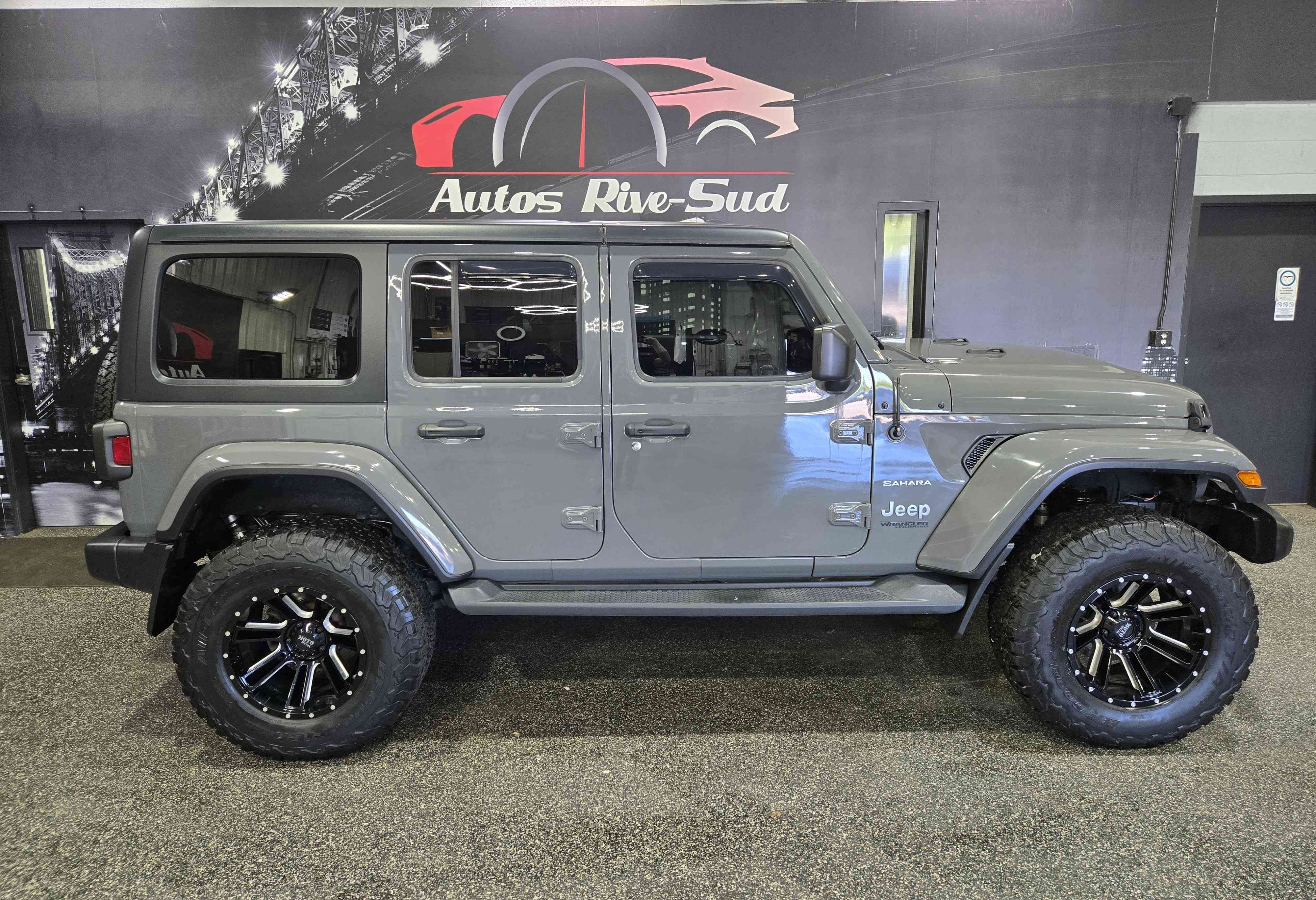 Gray 2019 Jeep Wrangler Unlimited Sahara 4WD SUV / Crossover Four-Wheel Drive Automatic