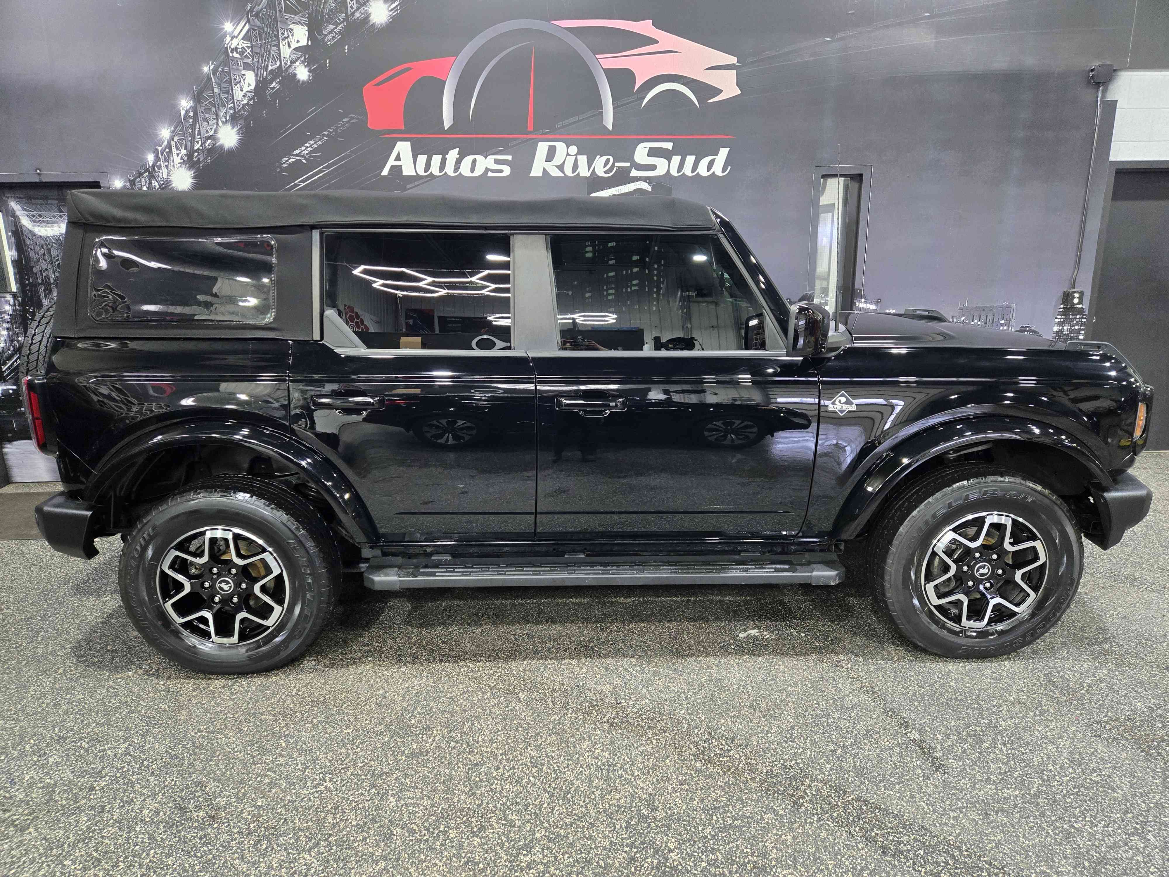 2021 Ford Bronco Outer Banks Advanced 4-Door 4WD