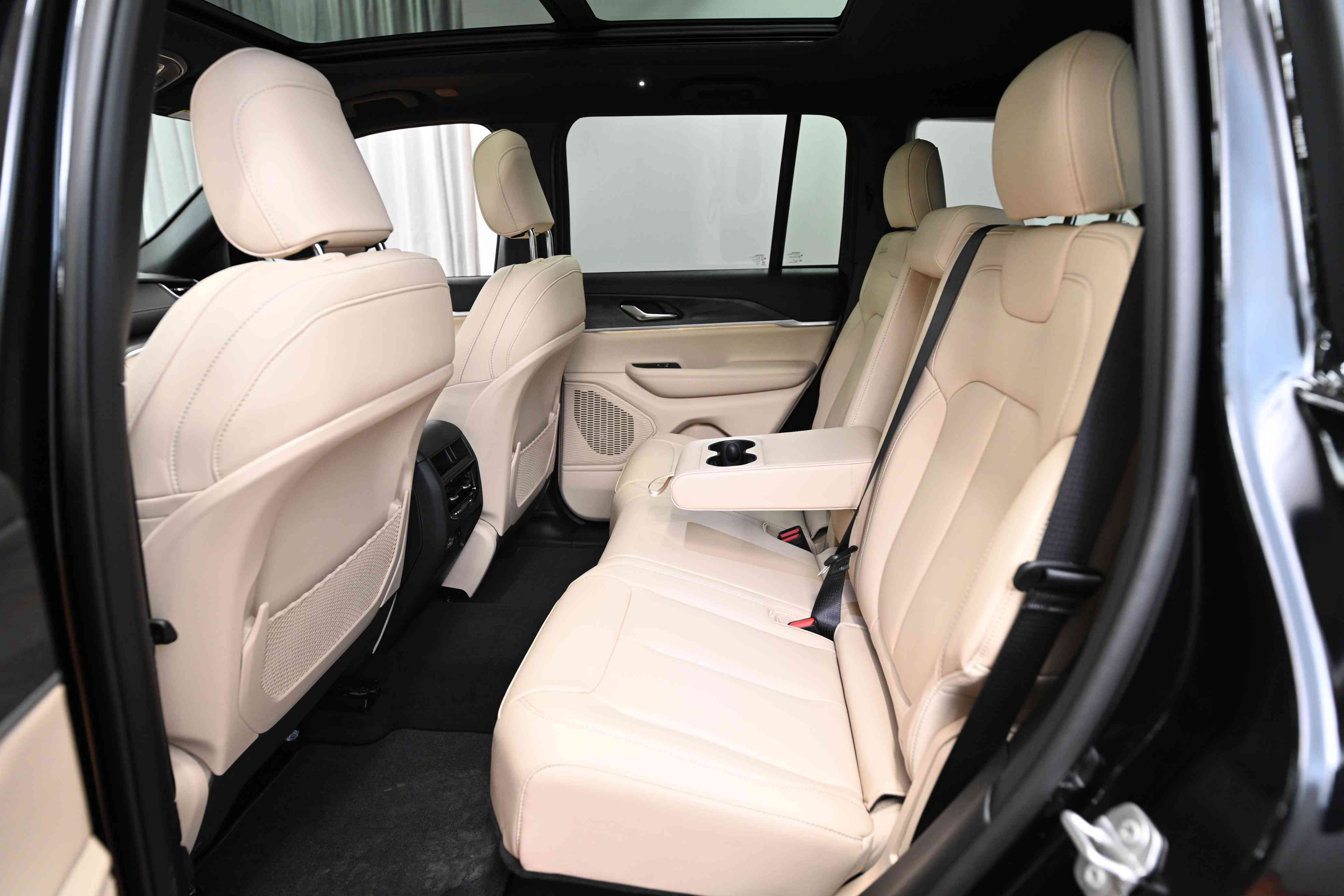 Jeep Grand Cherokee 2025 - Image 23