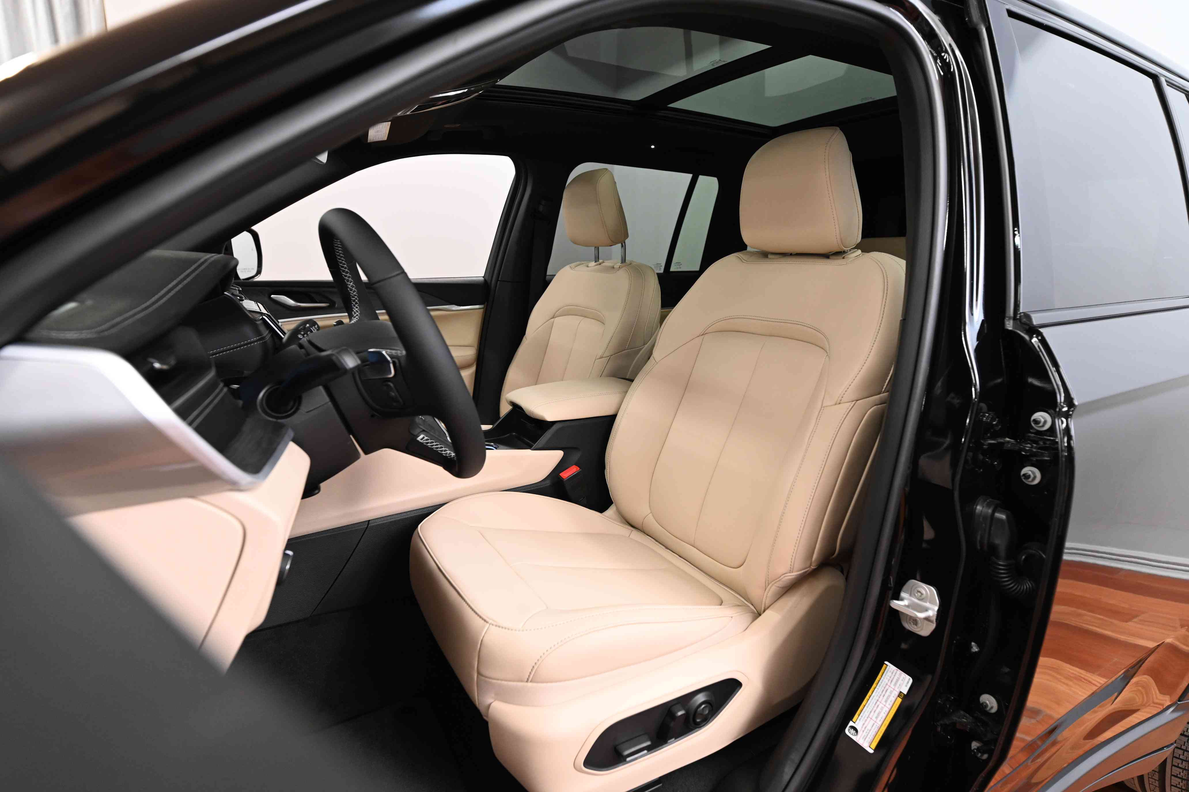 Jeep Grand Cherokee 2025 - Image 19