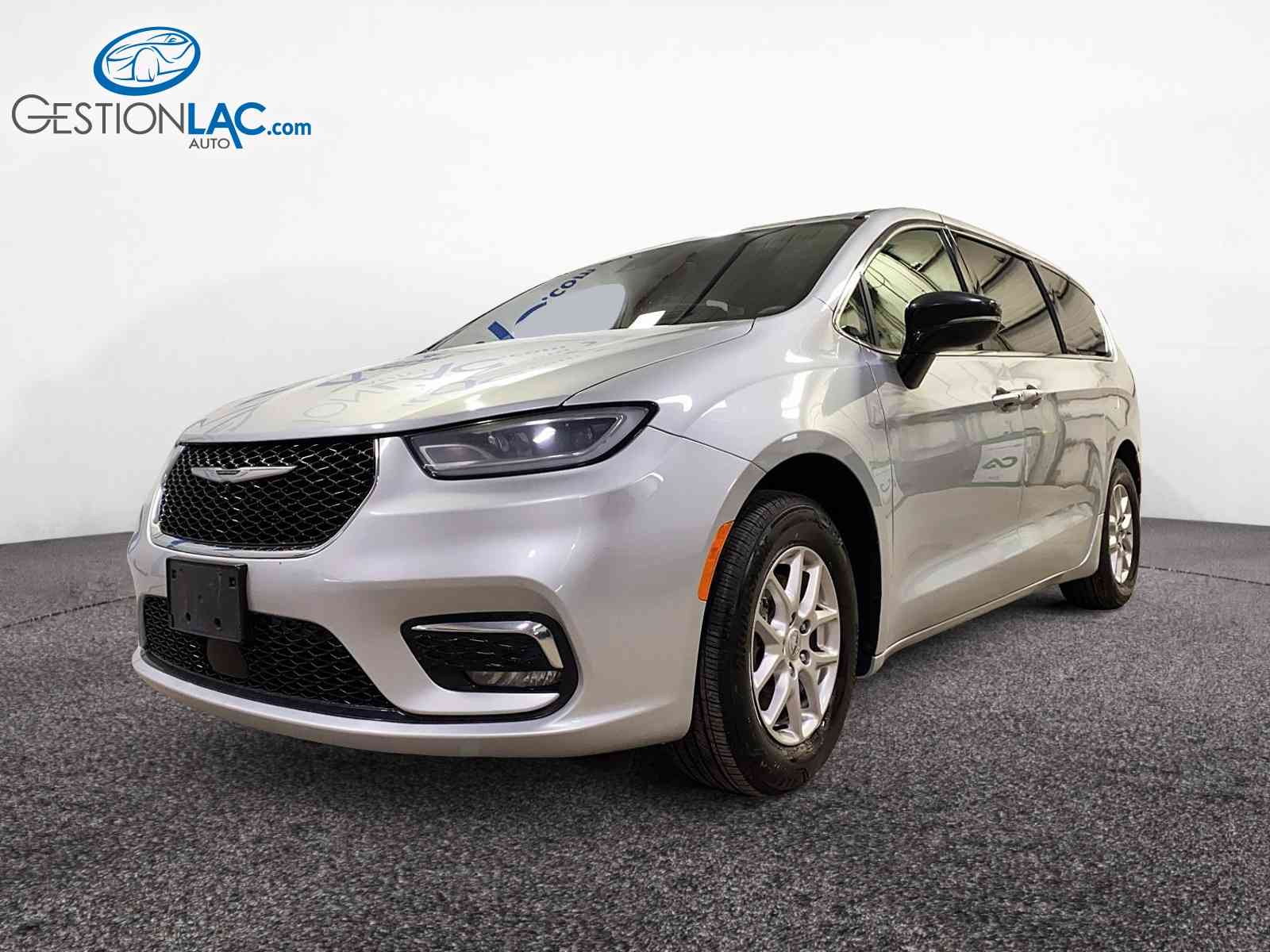 Silver 2024 Chrysler Pacifica Minivan Front-Wheel Drive
