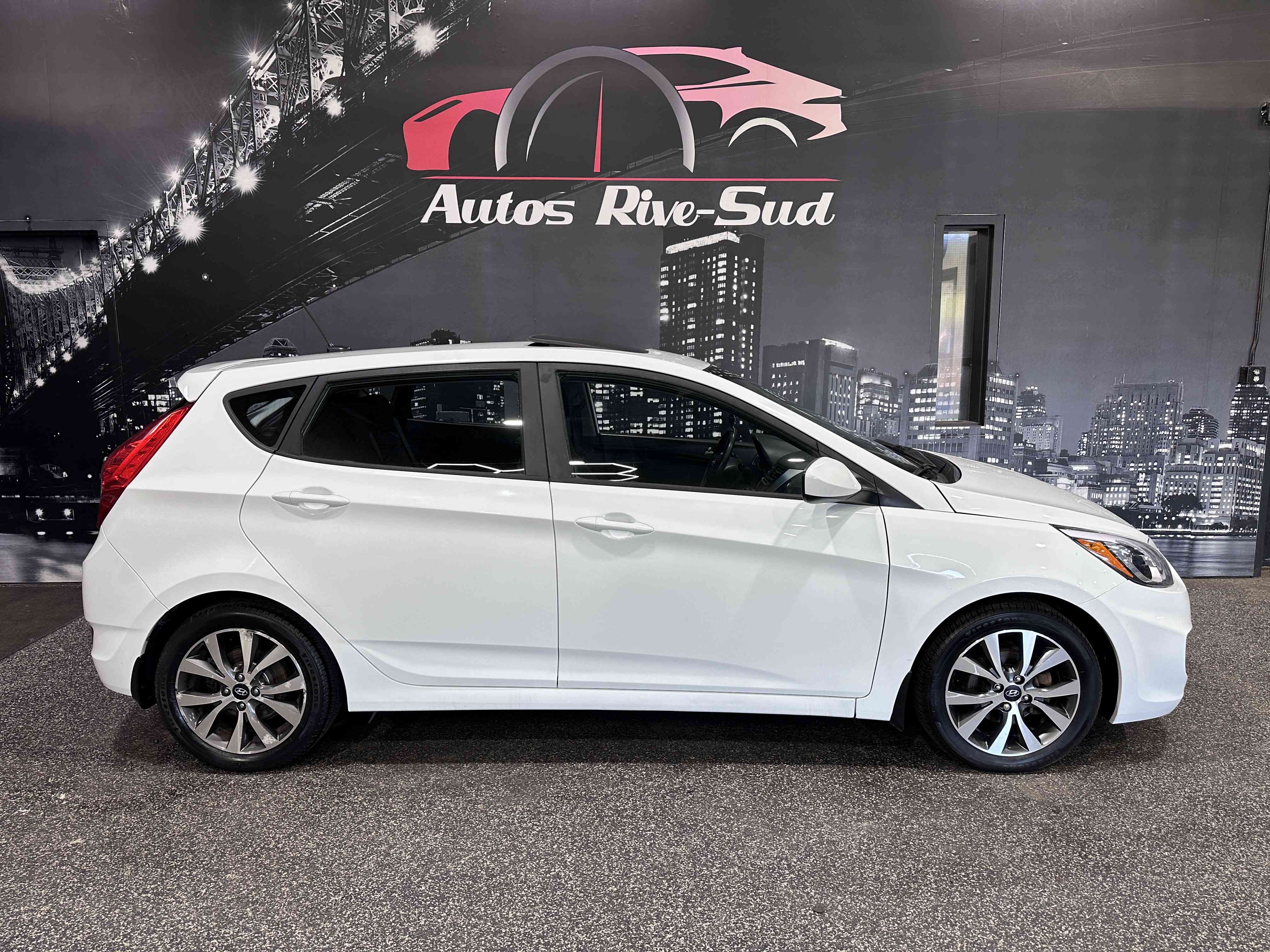 Hyundai Accent Hatchback 2016 - Image 1