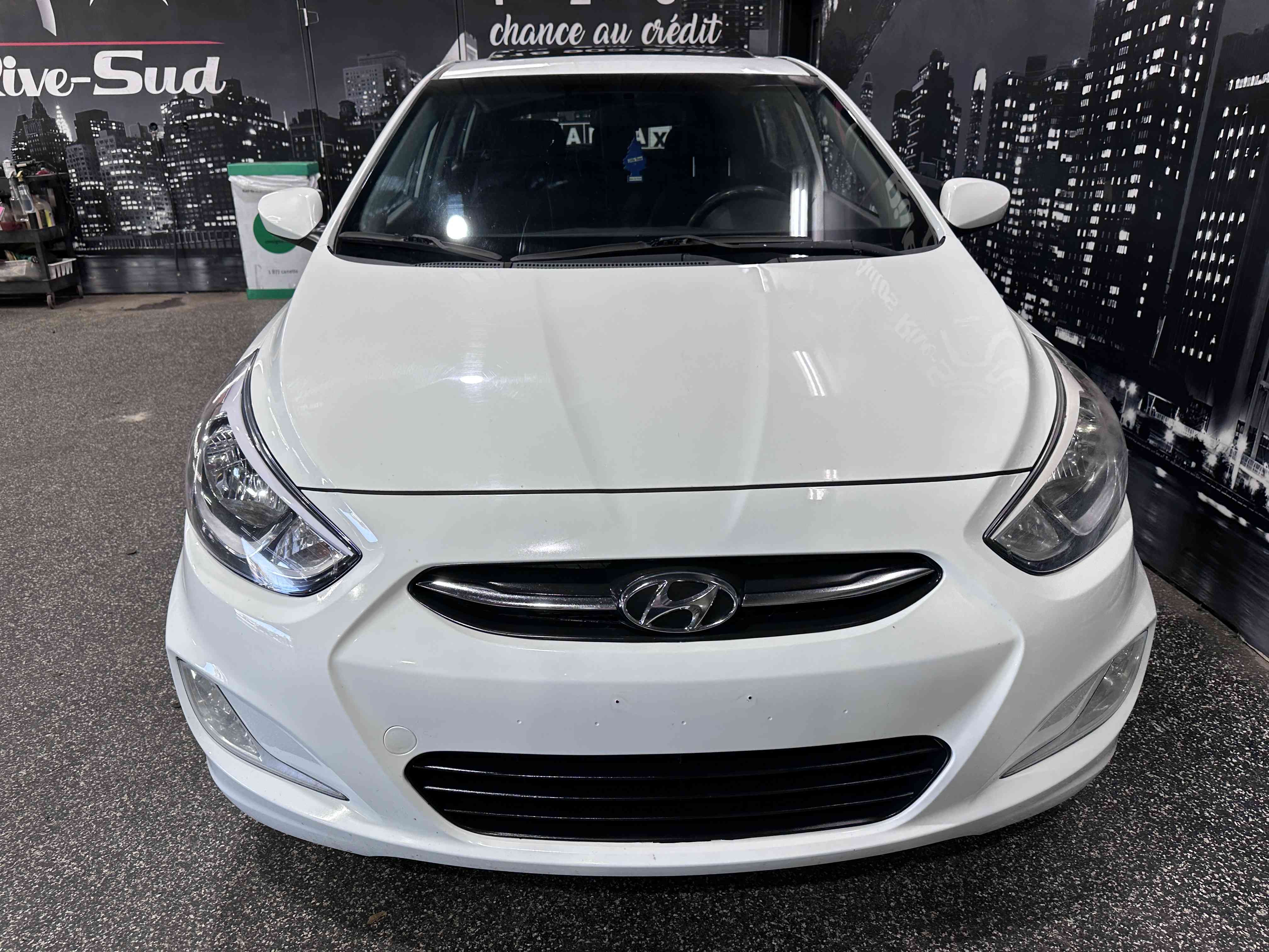 Hyundai Accent Hatchback 2016 - Image 3