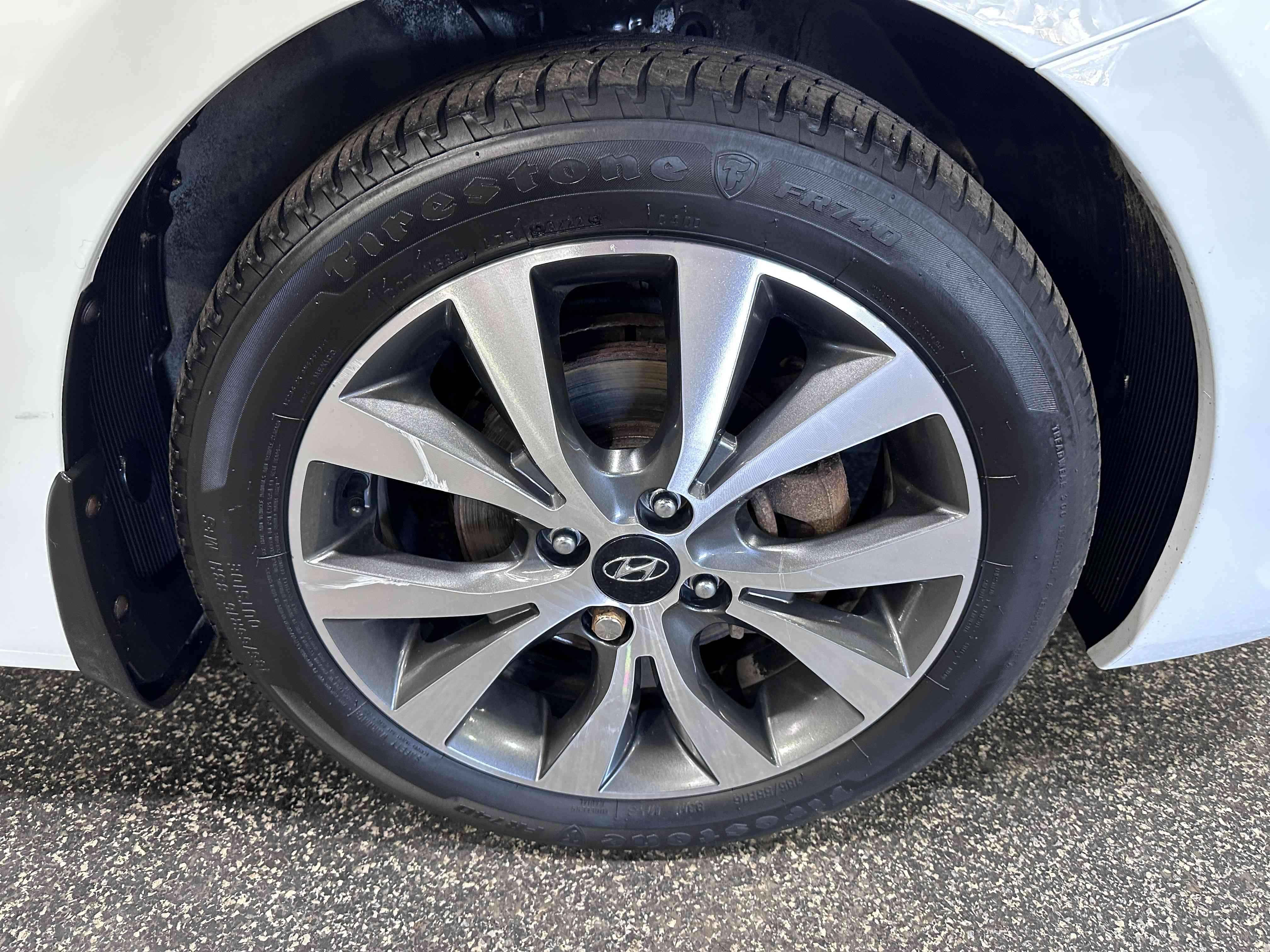 Hyundai Accent Hatchback 2016 - Image 17