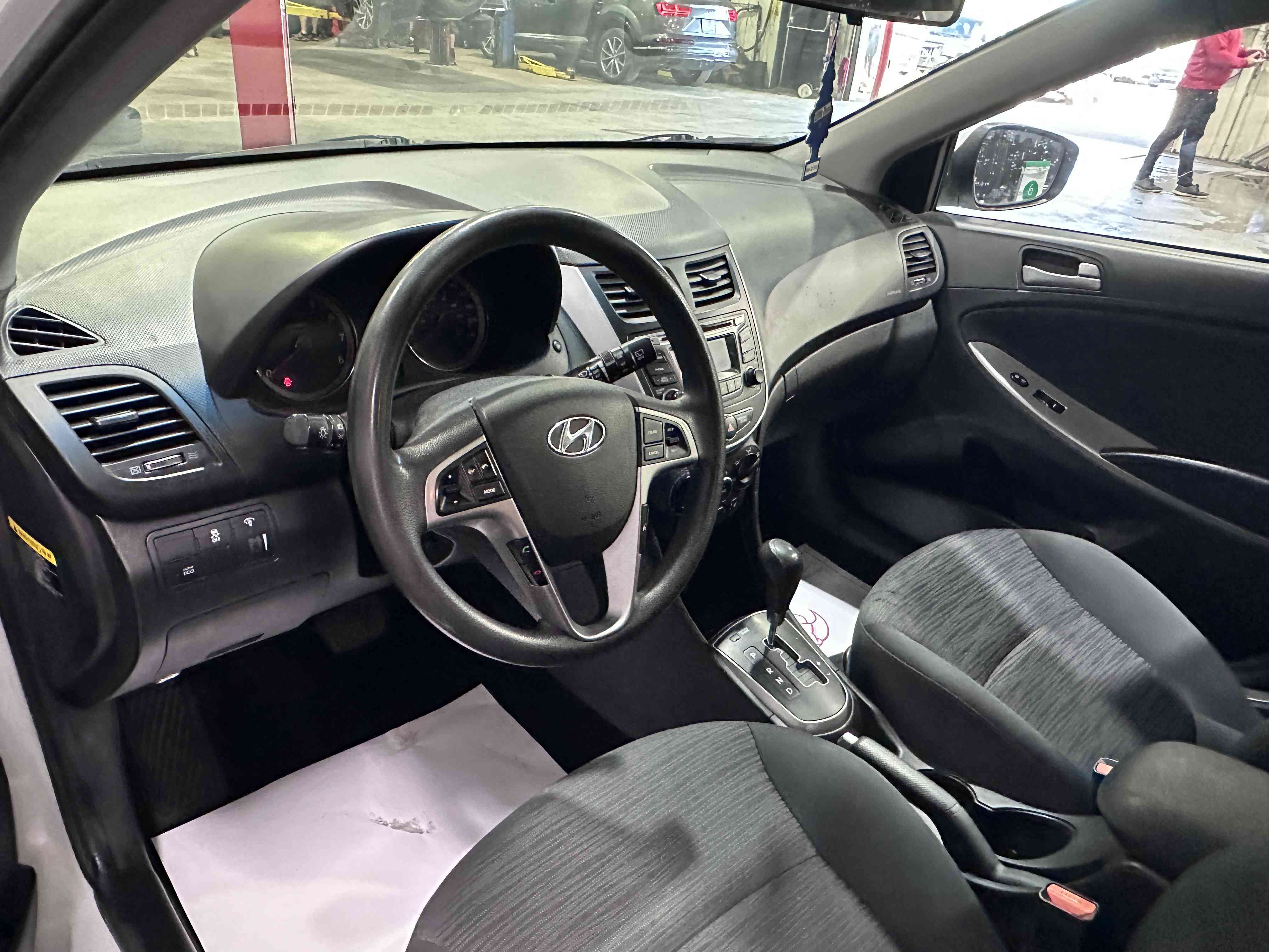 Hyundai Accent Hatchback 2016 - Image 8