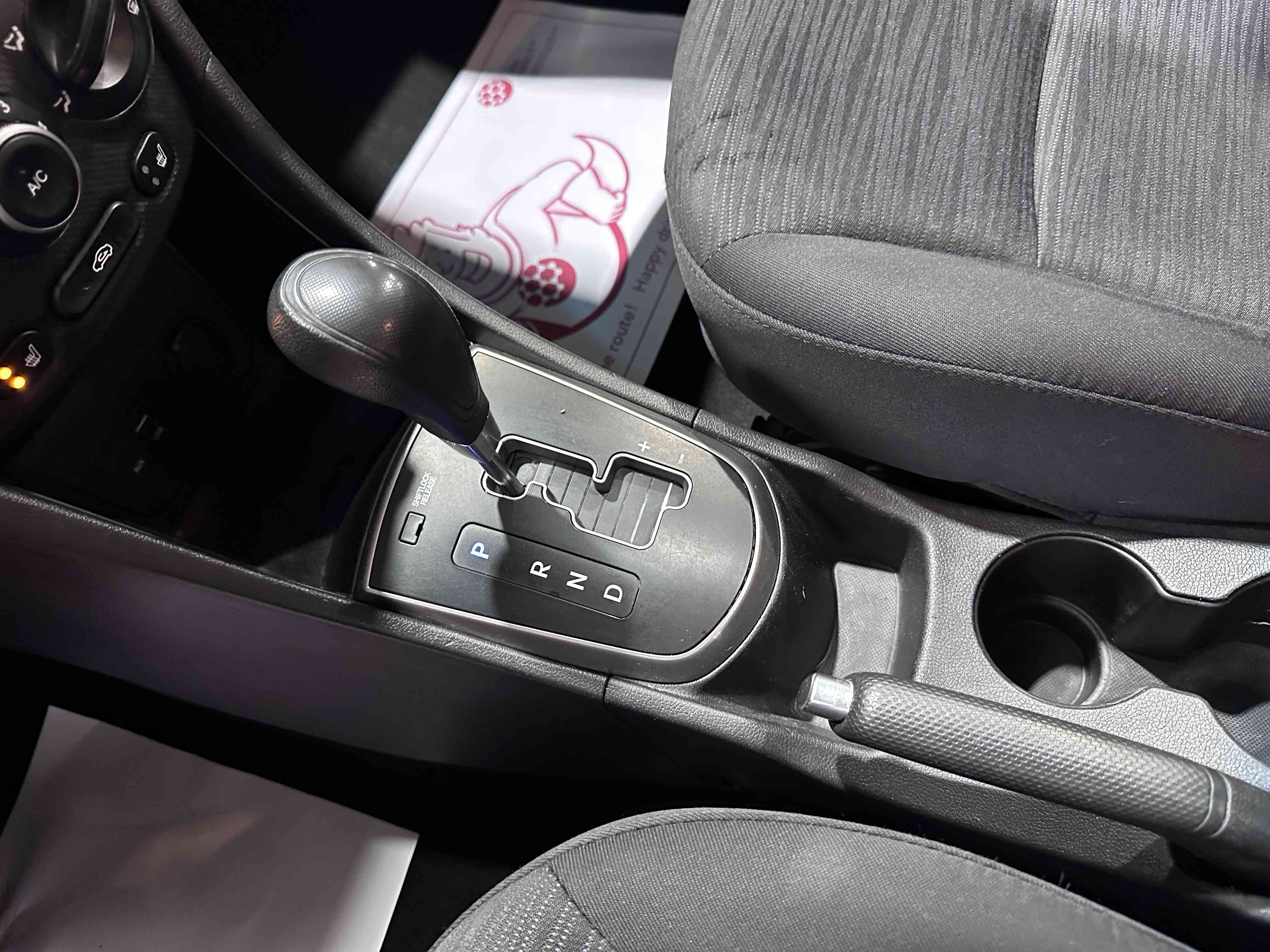 Hyundai Accent Hatchback 2016 - Image 16