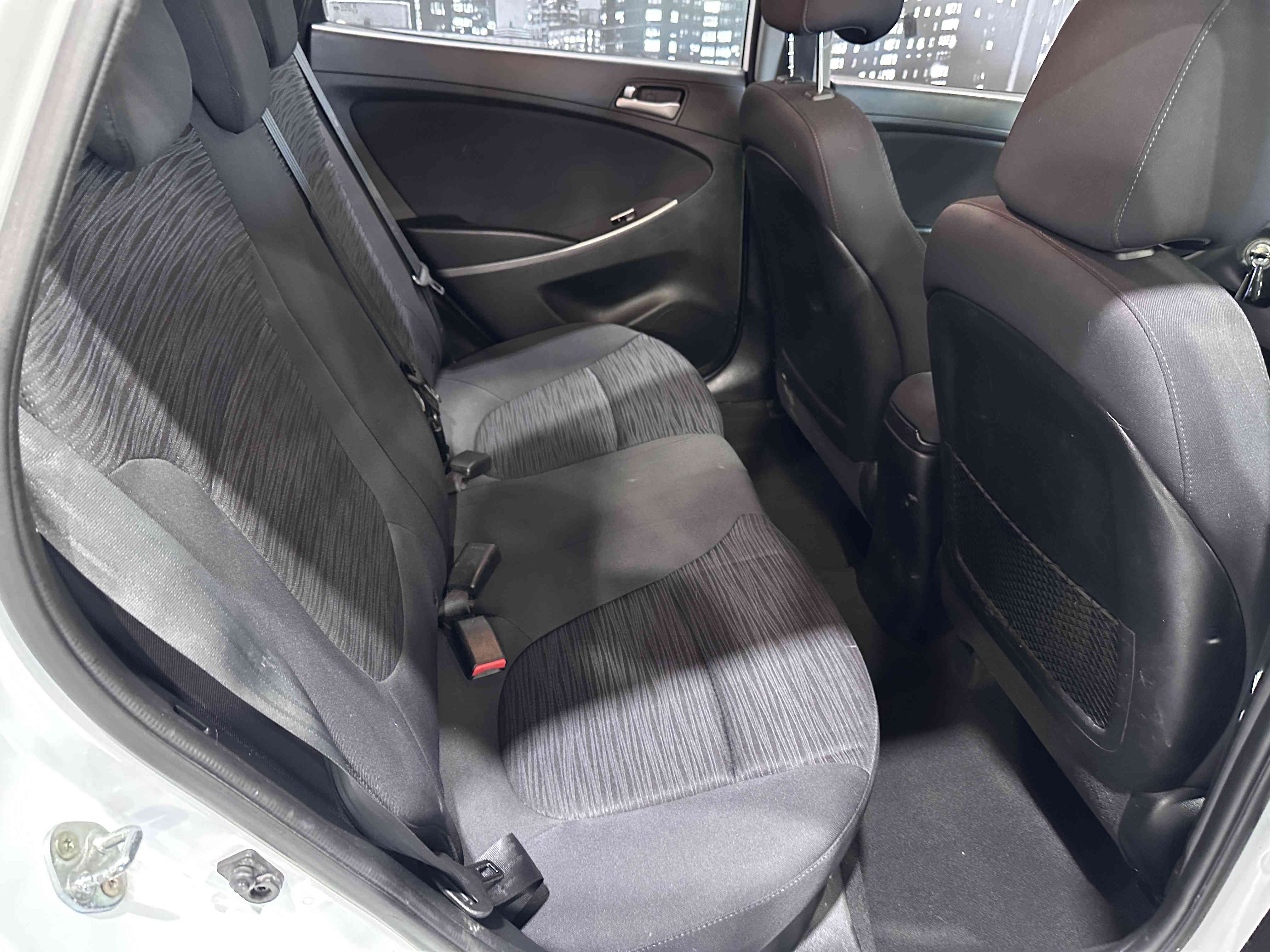 Hyundai Accent Hatchback 2016 - Image 12