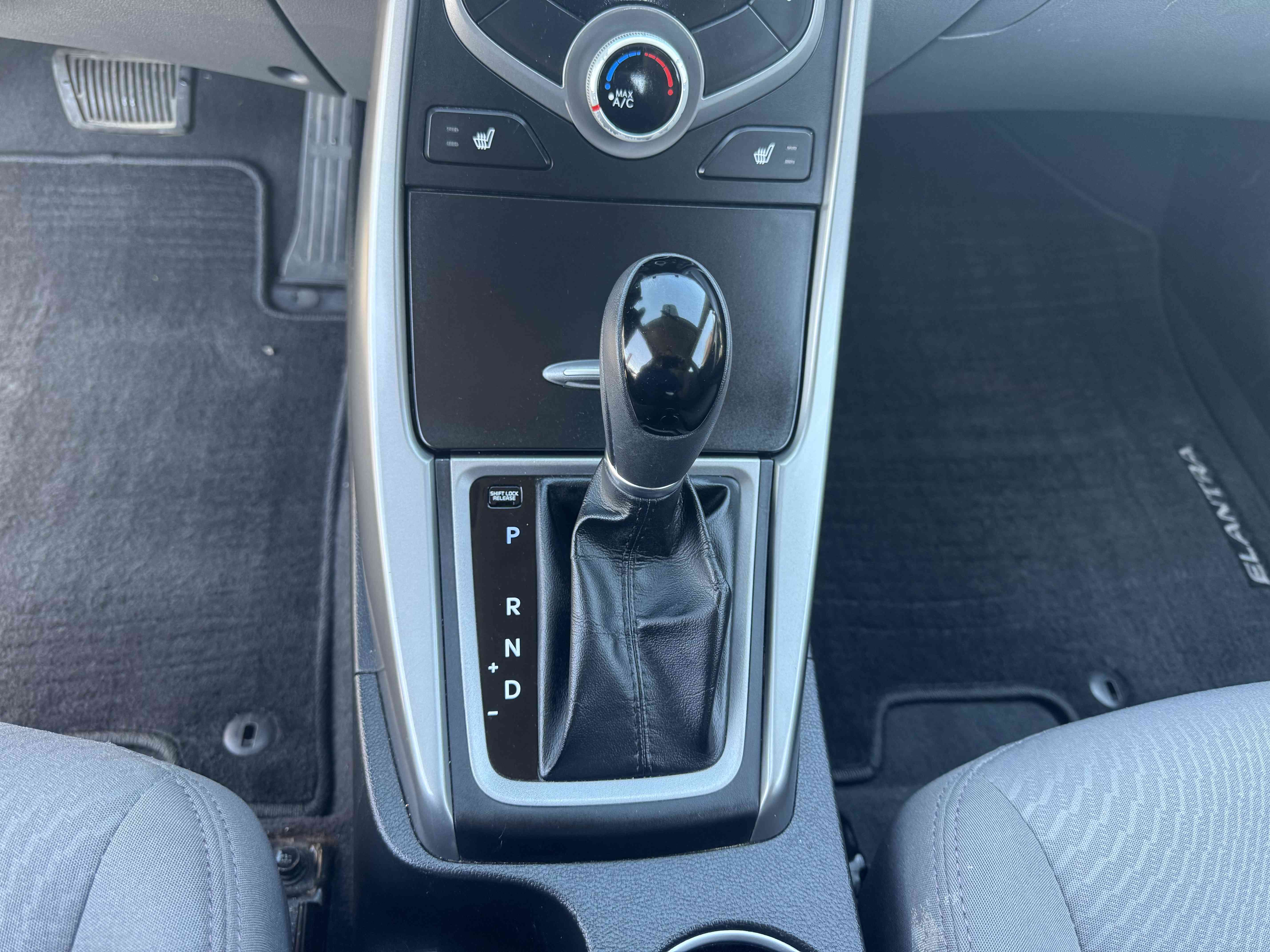 Hyundai Elantra 2014 - Image 20