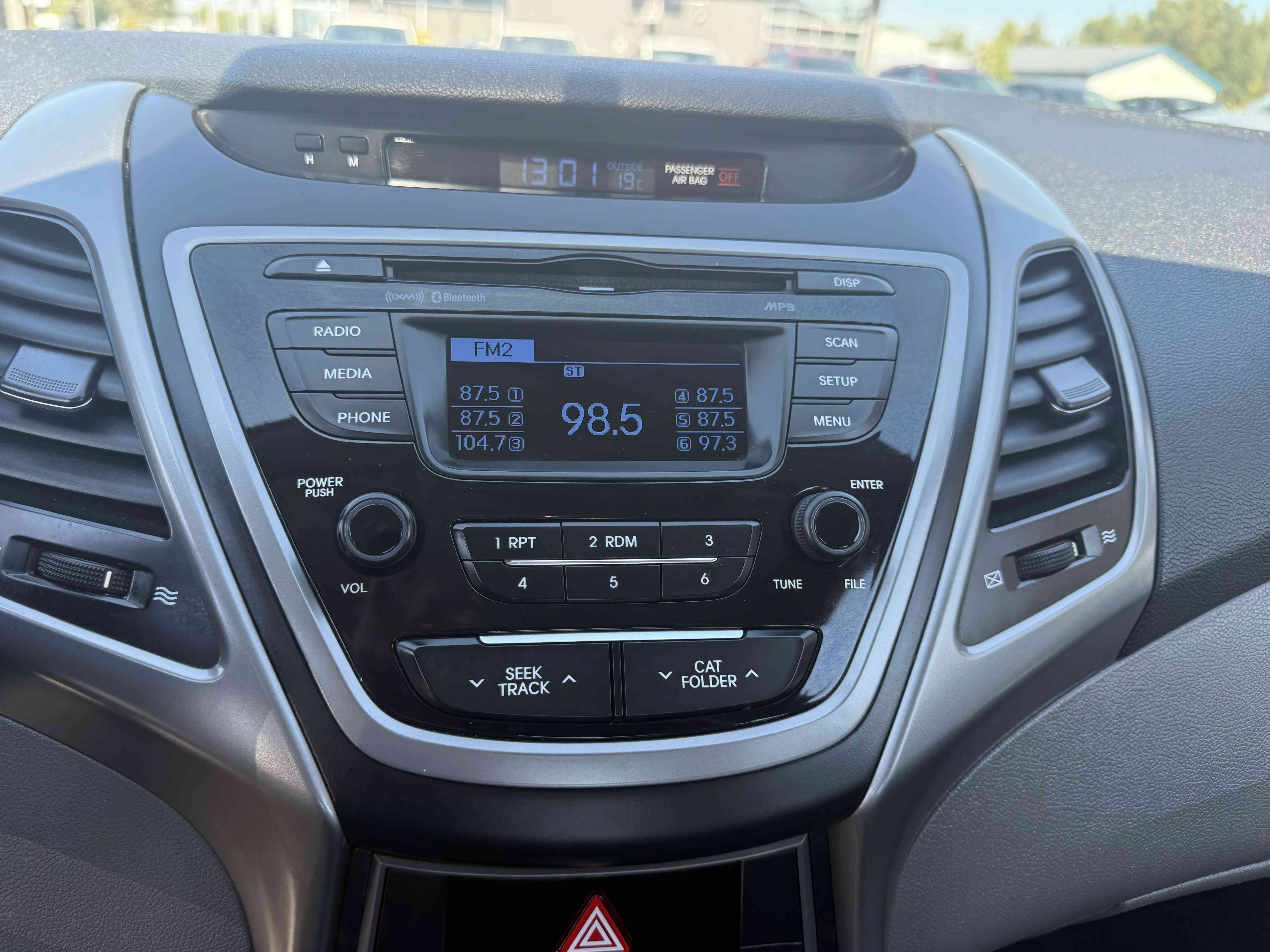 Hyundai Elantra 2014 - Image 18