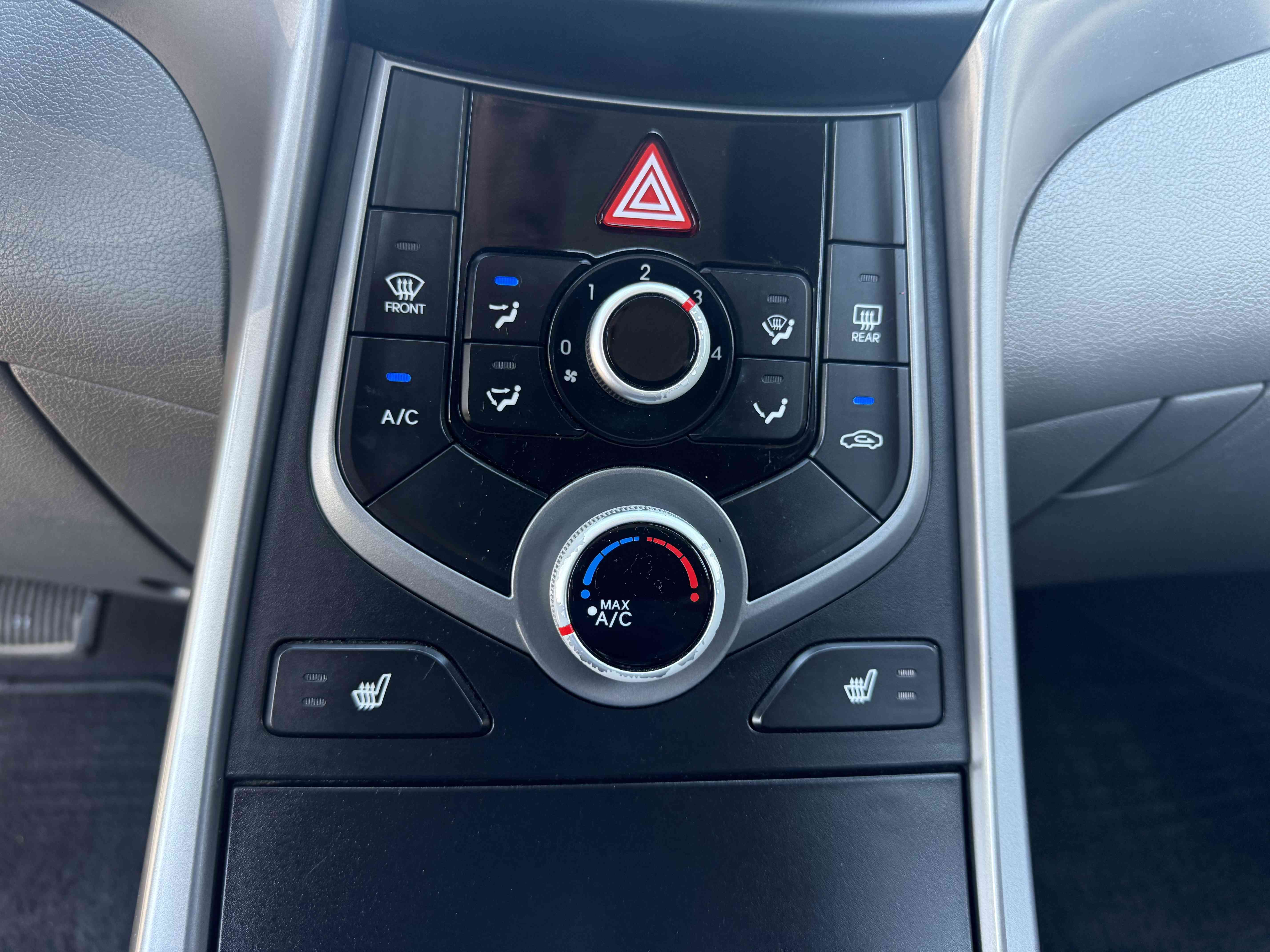 Hyundai Elantra 2014 - Image 19