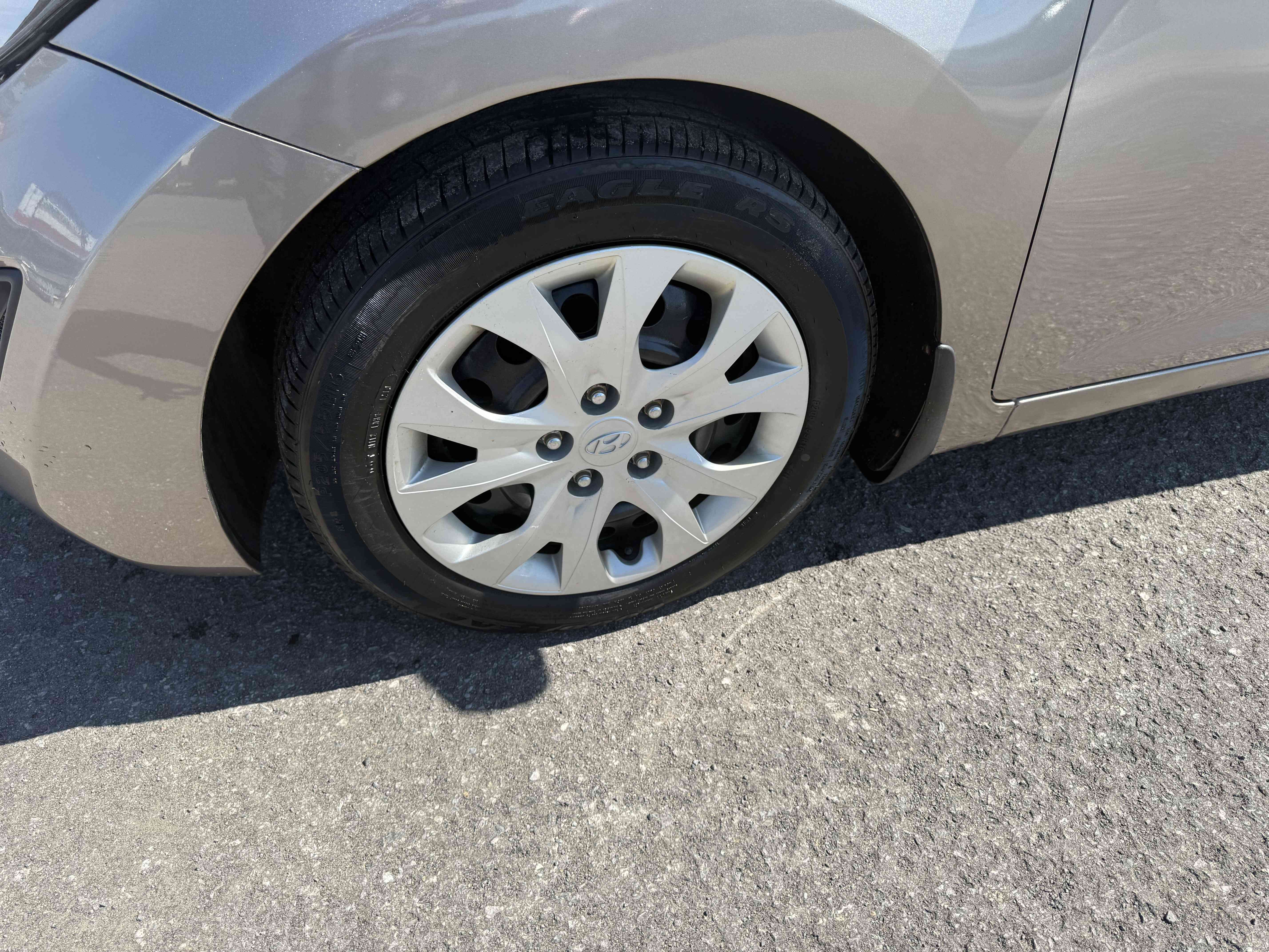 Hyundai Elantra 2014 - Image 9